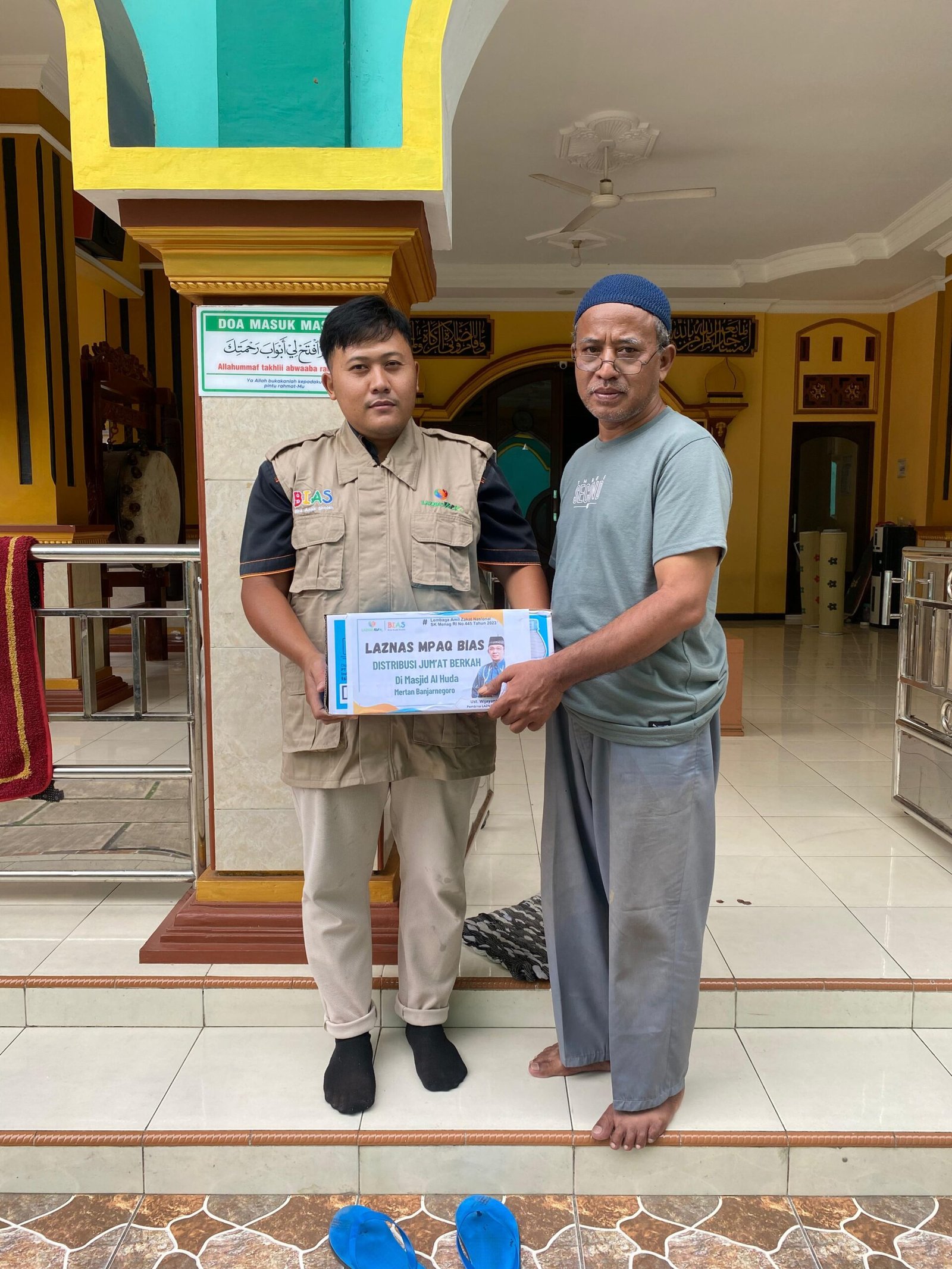 DISTRIBUSI AIR MINERAL MASJID MAGELANG